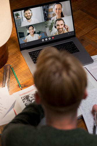 Cursos regulares de español por videoconferencia